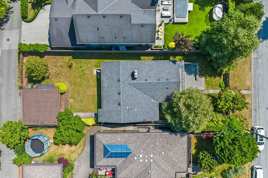 1116 W 20th Street North Vancouver, BC - 33