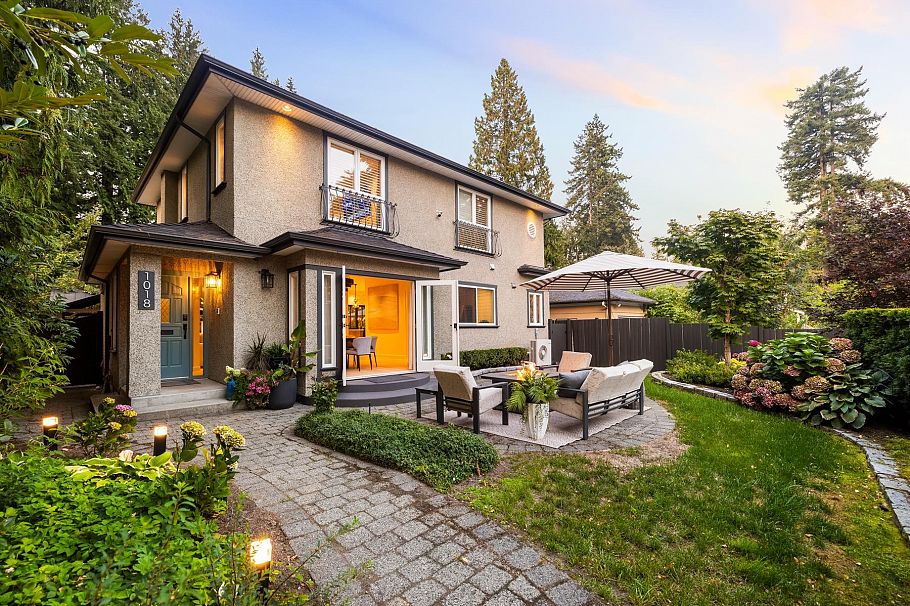 1018 W 19th Street North Vancouver, BC - 36