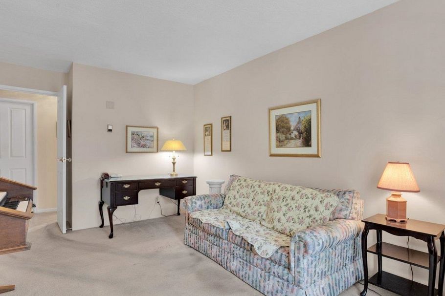 206 2140 Briar Avenue Vancouver, BC - 9