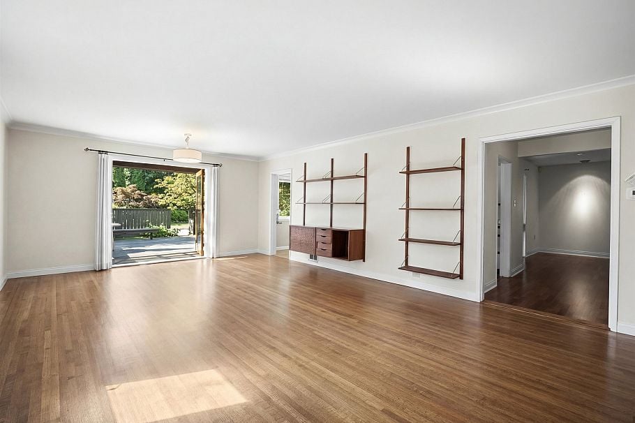 1116 W 20th Street North Vancouver, BC - 11