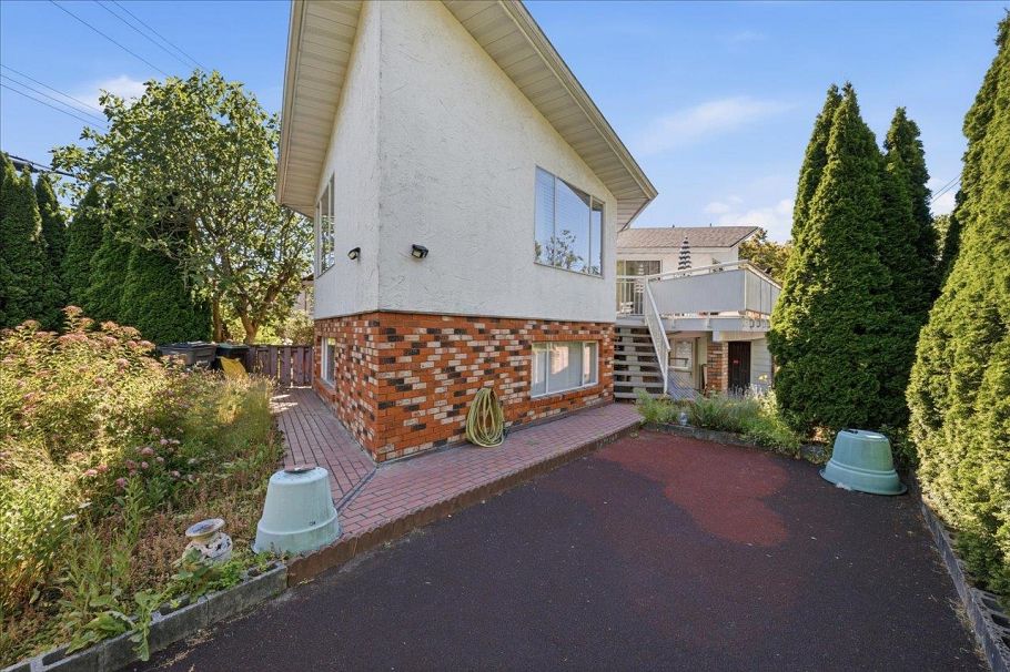 2095 E 31st Avenue Vancouver, BC - 28