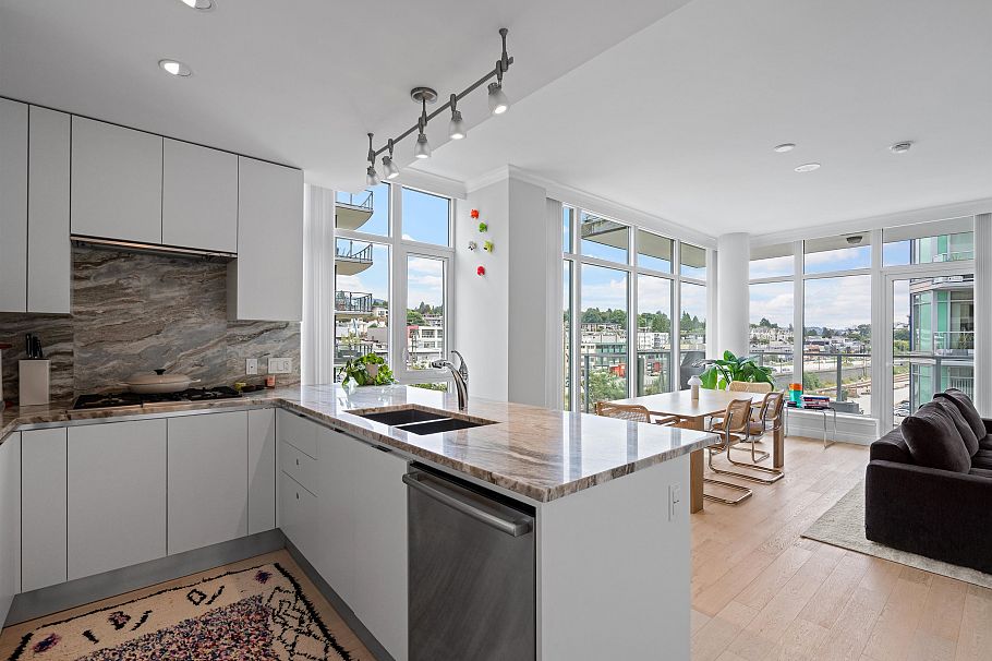 609 185 Victory Ship Way North Vancouver, BC - 1
