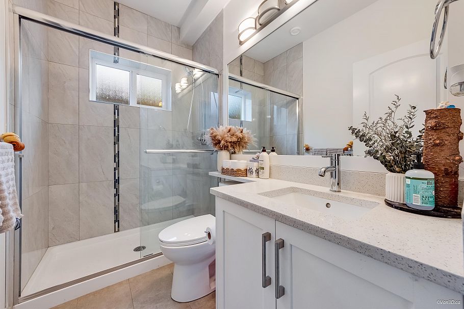 621 E 65th Avenue Vancouver, BC - 5