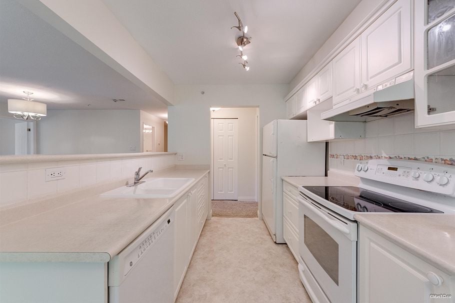 312 3658 Banff Court North Vancouver, BC - 14