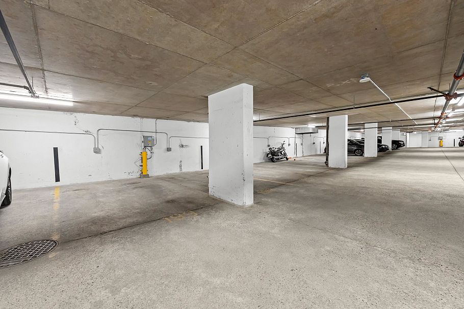 303 1133 Homer Street Vancouver, BC - 32