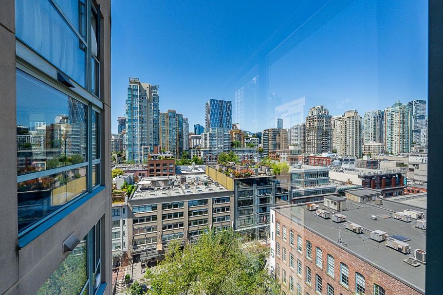 1304 283 Davie Street Vancouver, BC - 31