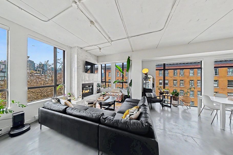 501 28 Powell Street Vancouver, BC - 10
