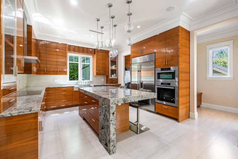 1168 W 37th Avenue Vancouver, BC - 11