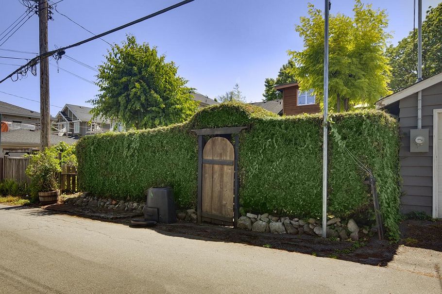 3963 W 18th Avenue Vancouver, BC - 37