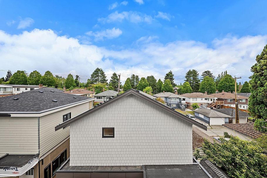 2- 2547 E 2nd Avenue Vancouver, BC - 34