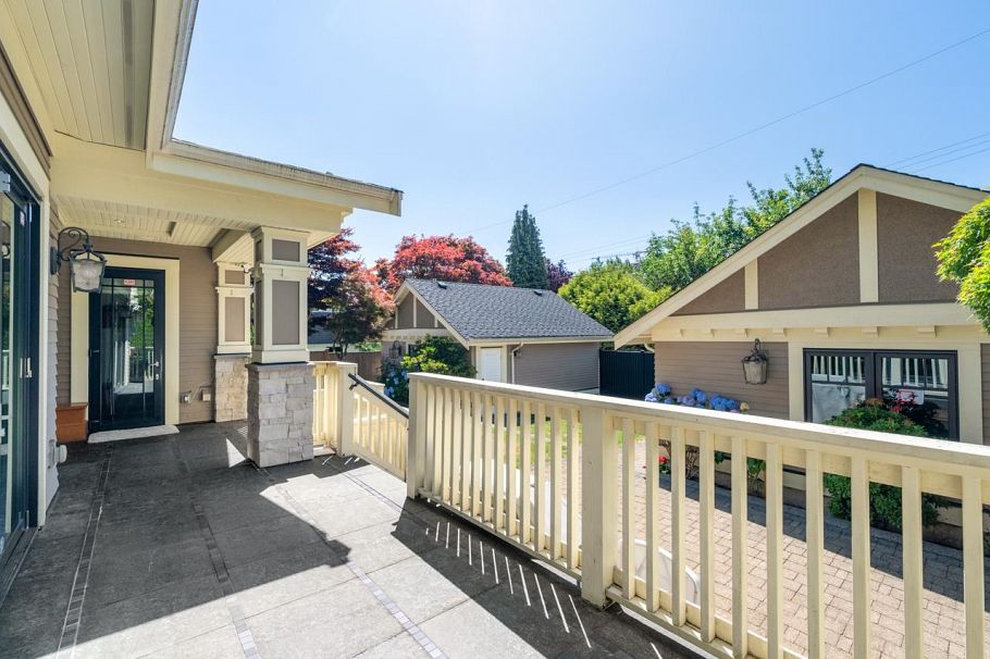 1168 W 37th Avenue Vancouver, BC - 17