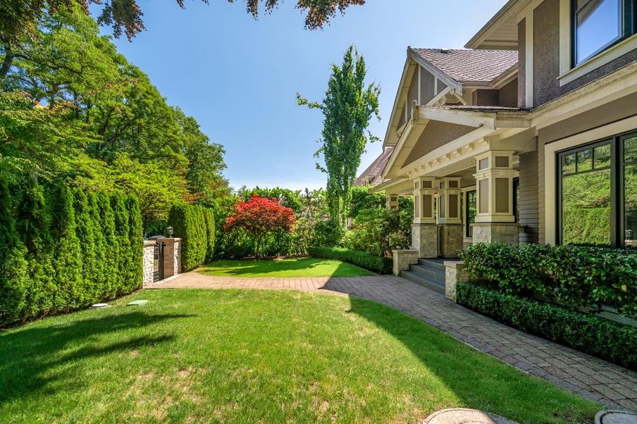 1168 W 37th Avenue Vancouver, BC - 35