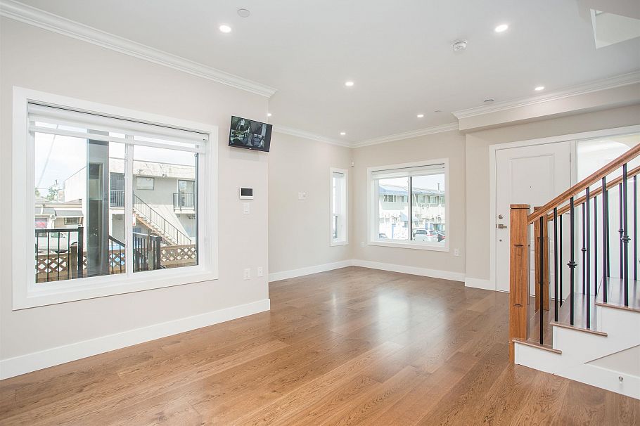 2028 E 42nd Avenue Vancouver, BC - 8