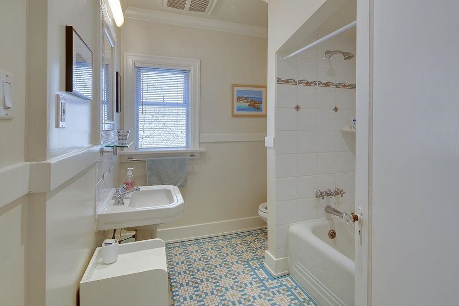 3963 W 18th Avenue Vancouver, BC - 20
