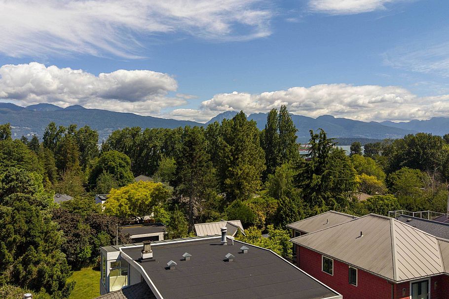 4355 W 3rd Avenue Vancouver, BC - 36