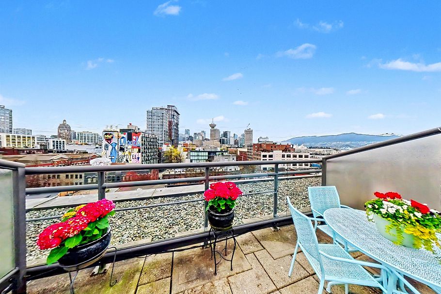 501 28 Powell Street Vancouver, BC - 16