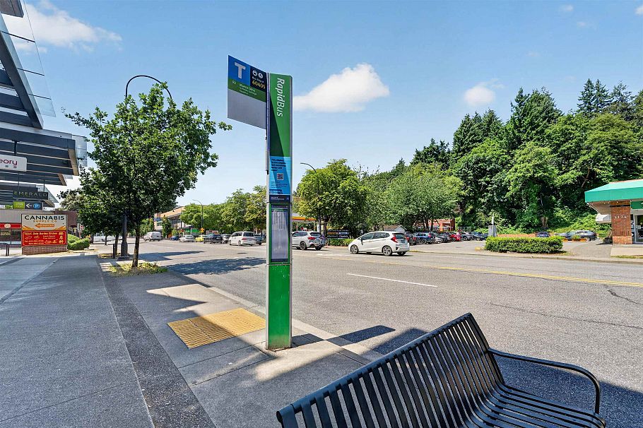 305 1177 Marine Drive North Vancouver, BC - 32