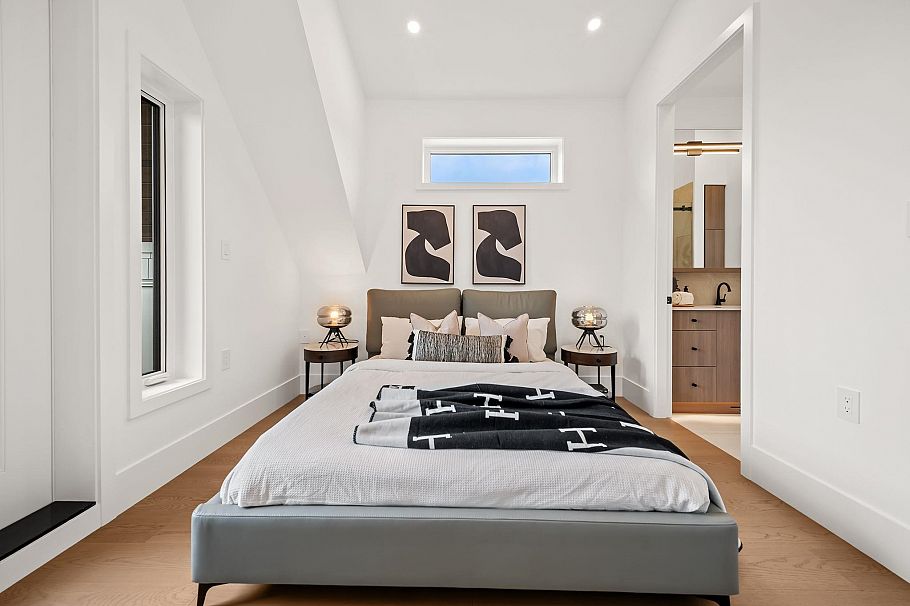 1- 2547 E 2nd Avenue Vancouver, BC - 33