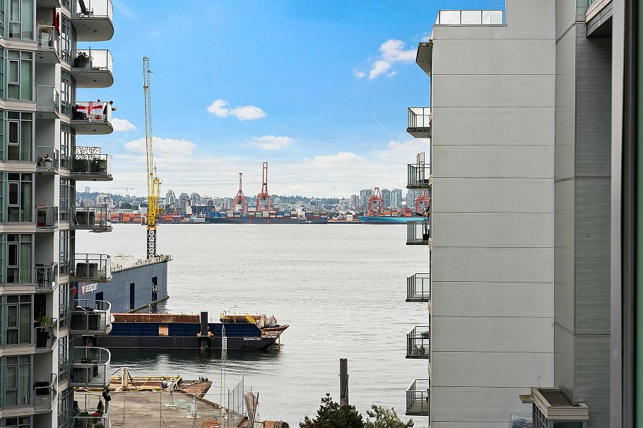 609 185 Victory Ship Way North Vancouver, BC - 17