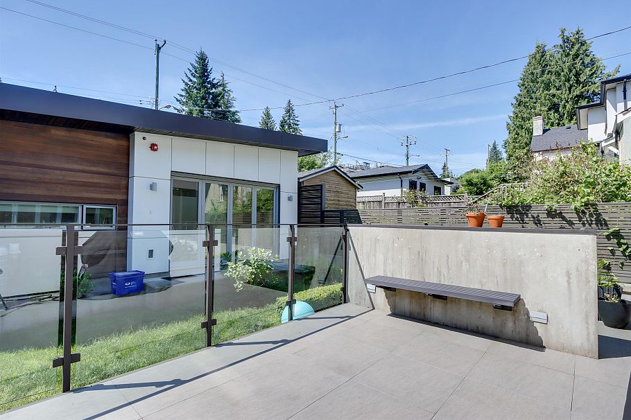 4368 W 15th Avenue Vancouver, BC - 26