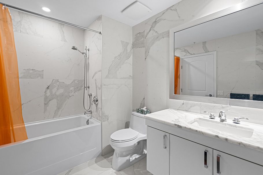609 185 Victory Ship Way North Vancouver, BC - 28
