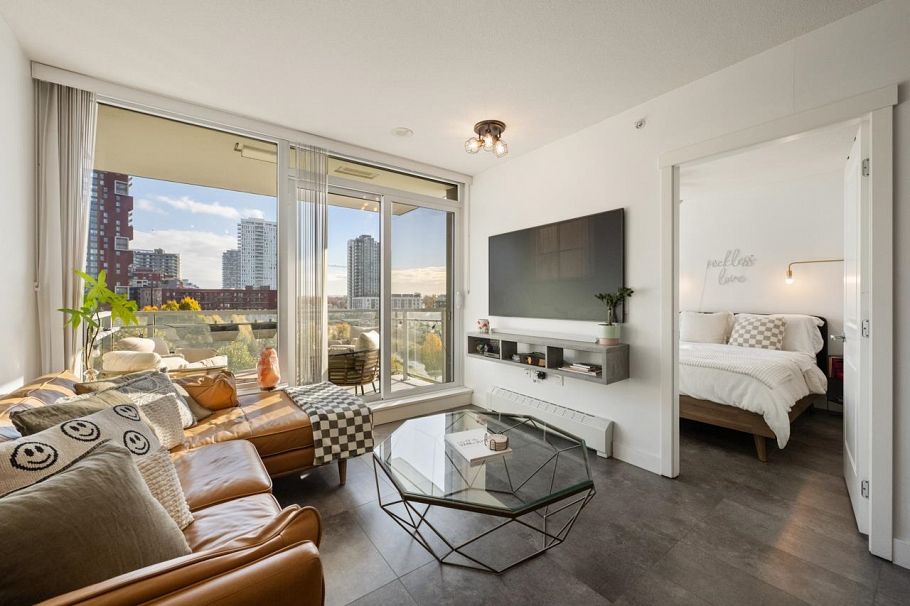 601 3281 E Kent Avenue North Vancouver, BC - 2