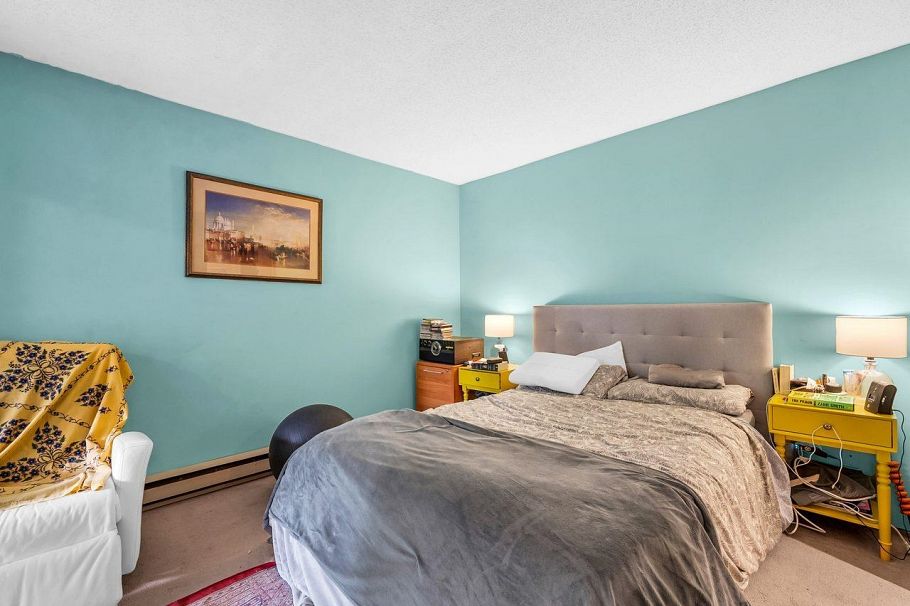 1330 W 7th Avenue Vancouver, BC - 9