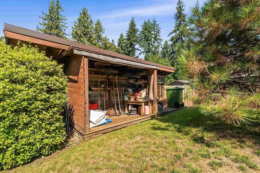1116 W 20th Street North Vancouver, BC - 29
