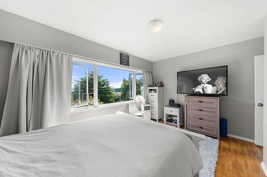674 Blueridge Avenue North Vancouver, BC - 17