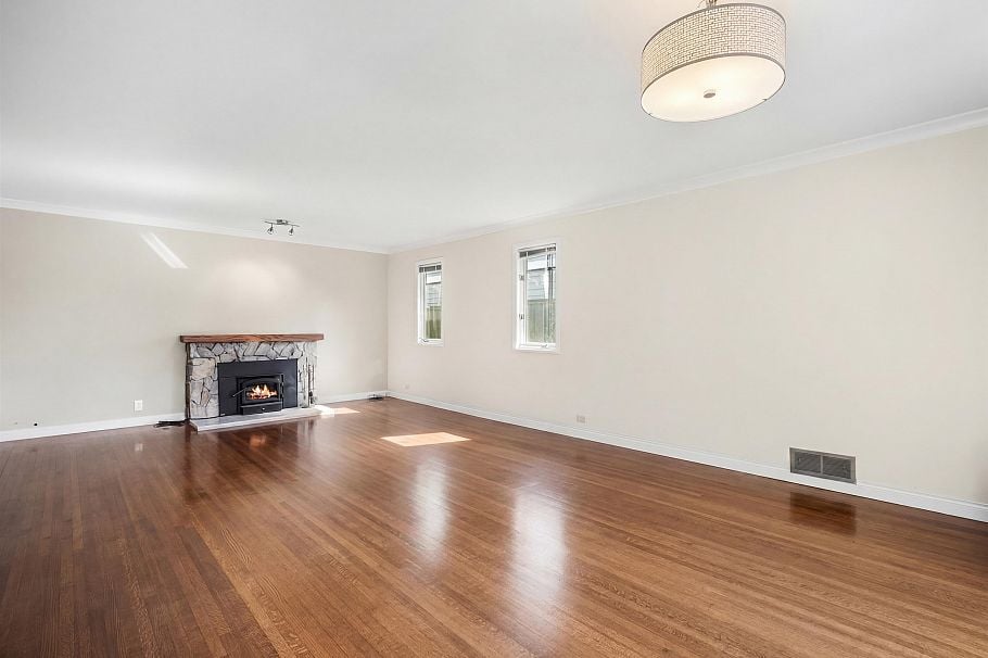 1116 W 20th Street North Vancouver, BC - 8