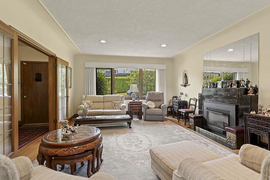 4355 W 3rd Avenue Vancouver, BC - 7