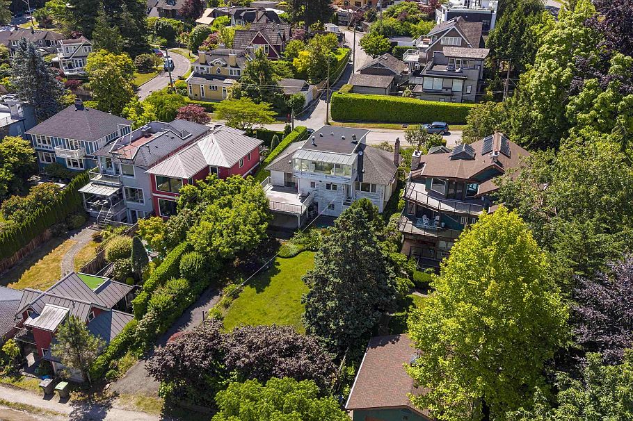 4355 W 3rd Avenue Vancouver, BC - 29