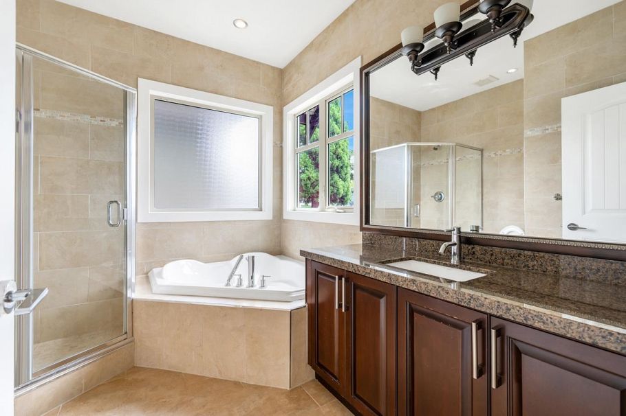 2088 W 42nd Avenue Vancouver, BC - 18