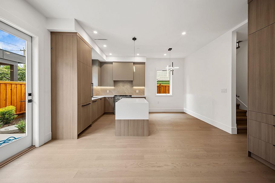 2- 2547 E 2nd Avenue Vancouver, BC - 4