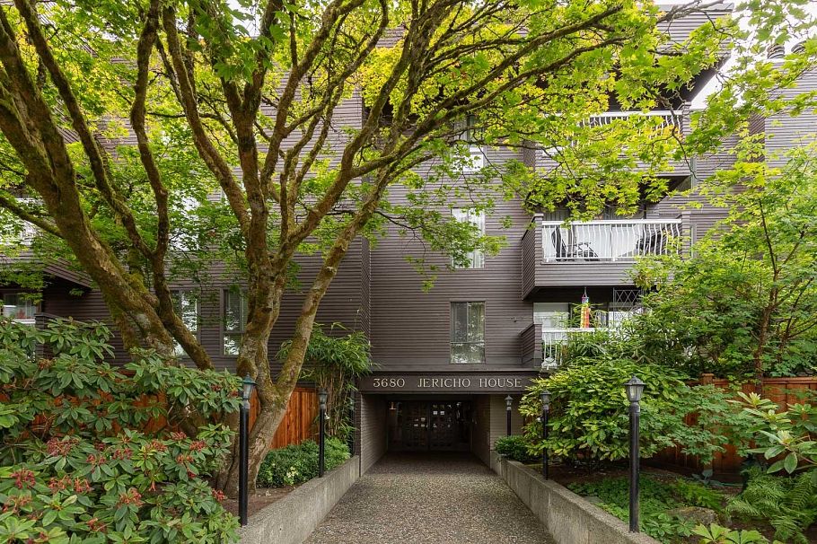 203 3680 W 7th Avenue Vancouver, BC - 1