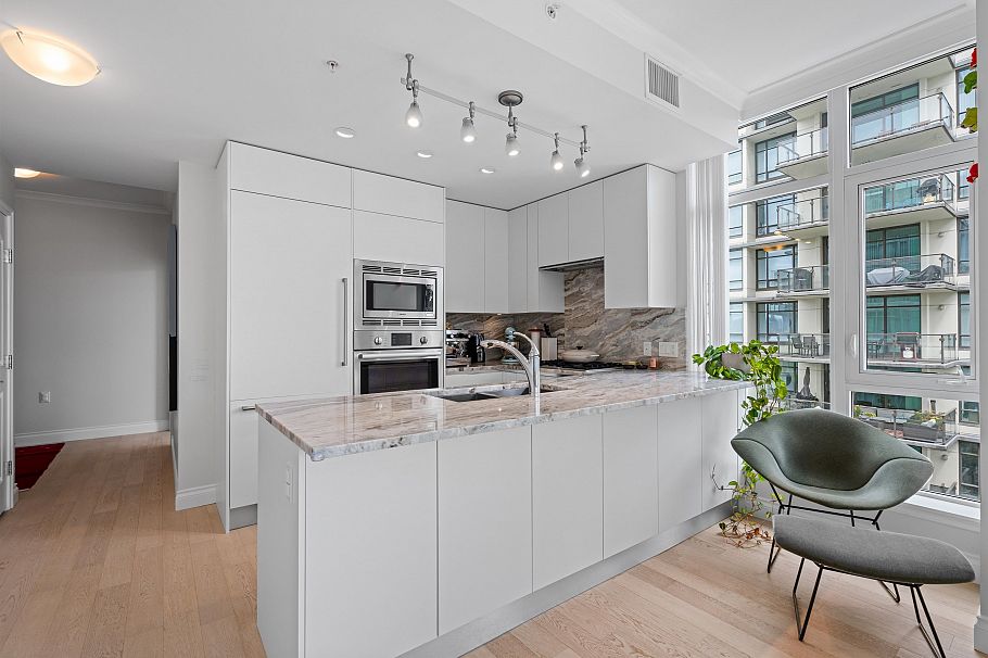 609 185 Victory Ship Way North Vancouver, BC - 9