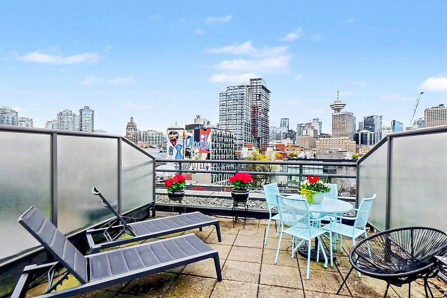 501 28 Powell Street Vancouver, BC - 17