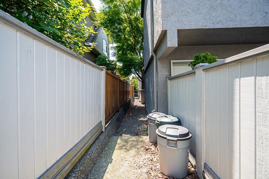 1416 Mahon Avenue North Vancouver, BC - 36