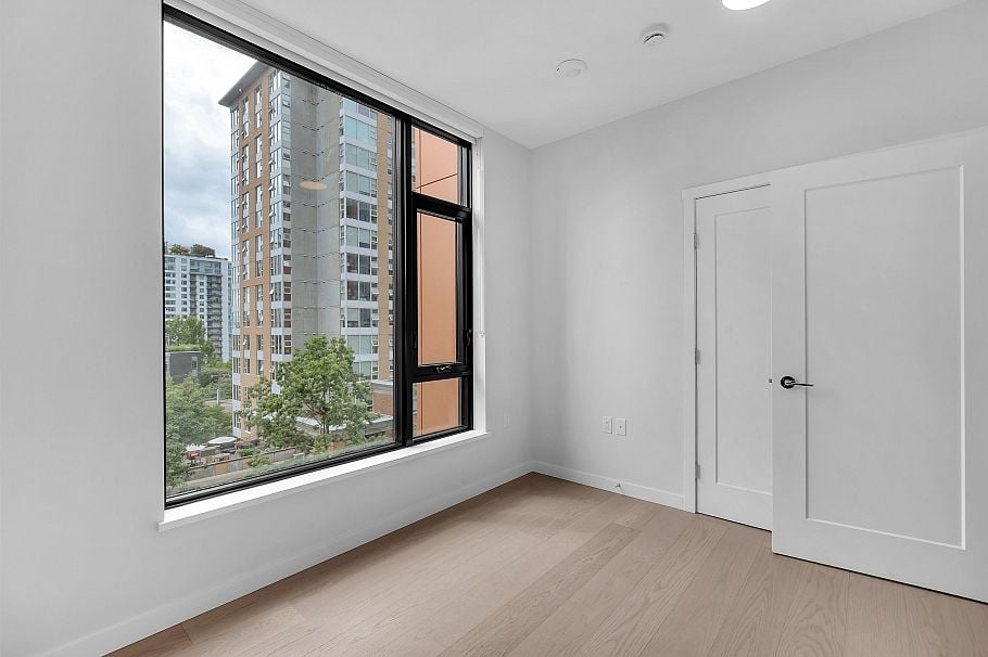 506 128 W 15th Street North Vancouver, BC - 21