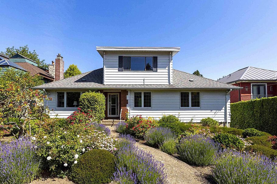 4355 W 3rd Avenue Vancouver, BC - 5