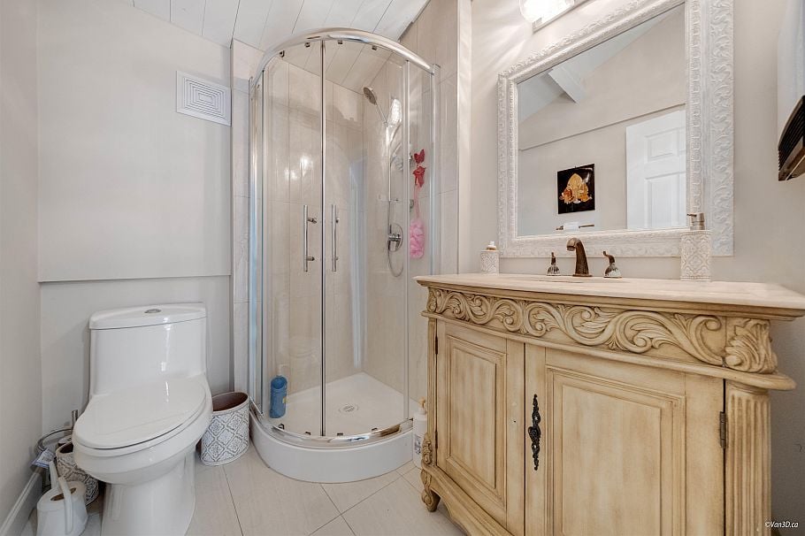 3870 Emerald Drive North Vancouver, BC - 17