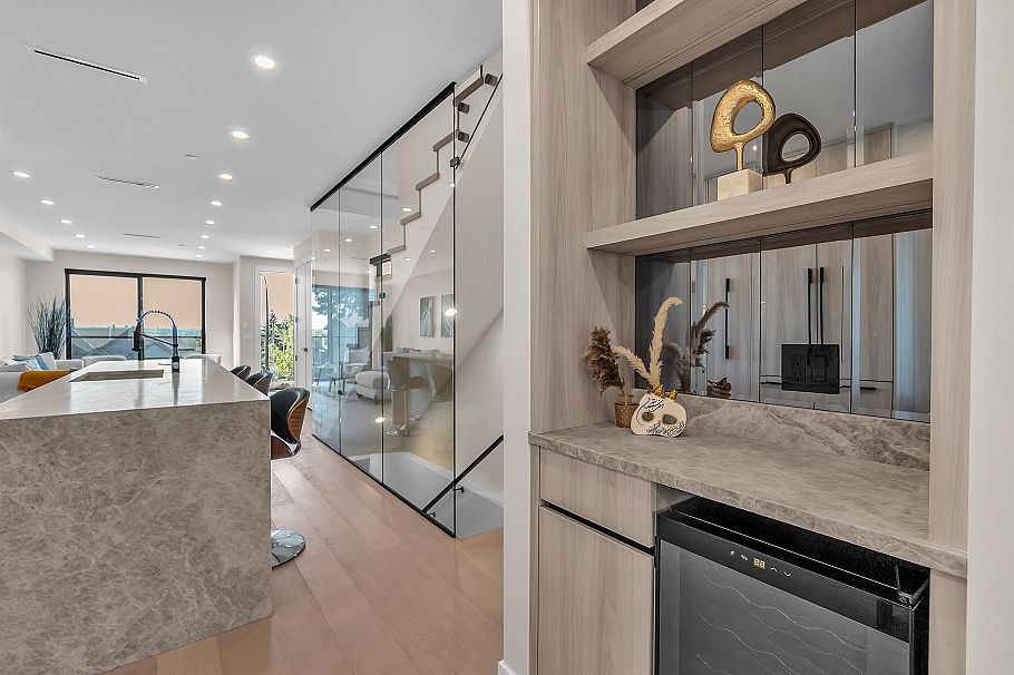 502 E 5th Street North Vancouver, BC - 11