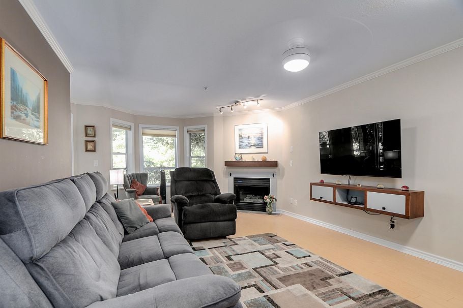 1150 Lynn Valley Road North Vancouver, BC - 4