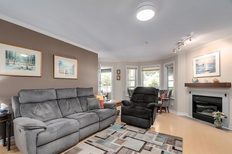 1150 Lynn Valley Road North Vancouver, BC - 3