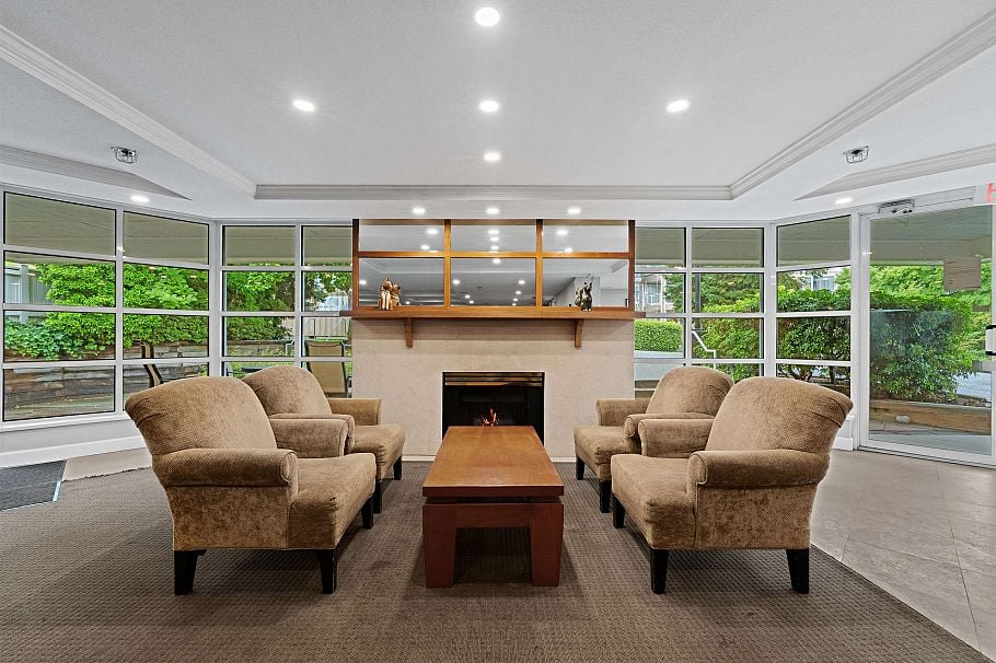 208 3608 Deercrest Drive North Vancouver, BC - 24