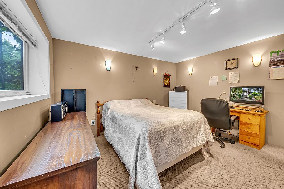 2474 East 5th Avenue Vancouver, BC - 17
