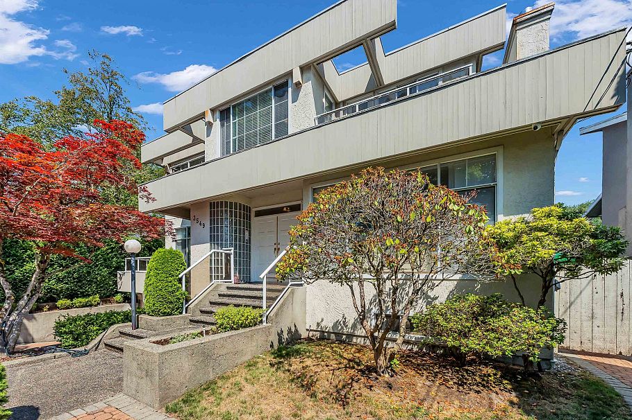 3549 W 40th Avenue Vancouver, BC - 2
