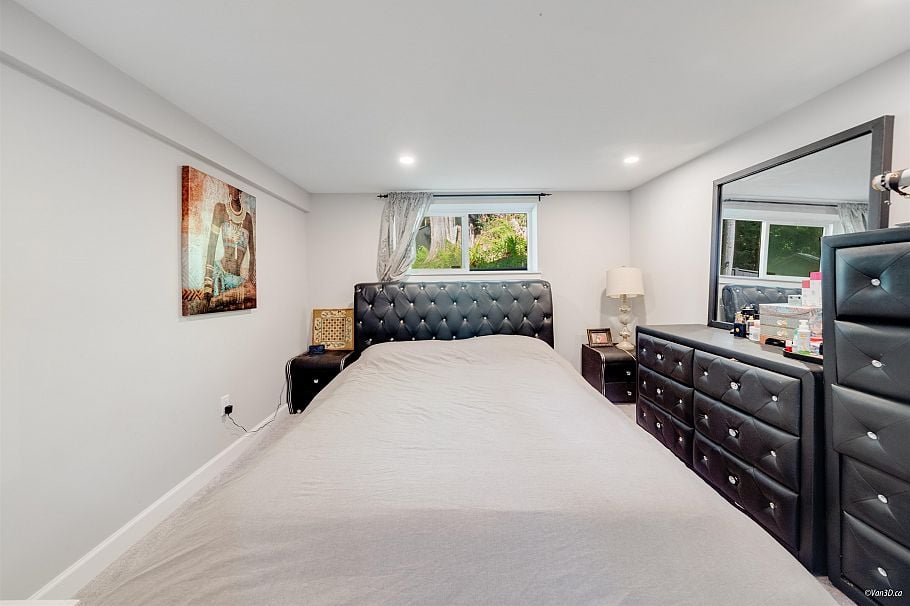 3870 Emerald Drive North Vancouver, BC - 26