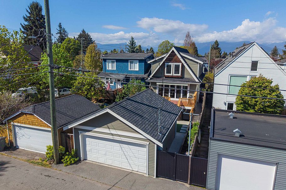 1008 E 14th Avenue Vancouver, BC - 37
