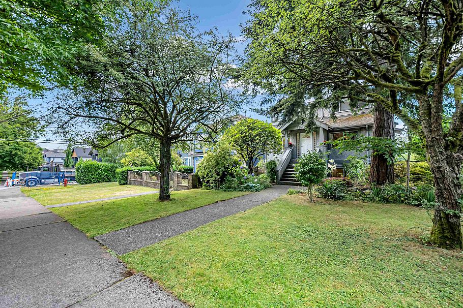 2474 East 5th Avenue Vancouver, BC - 2